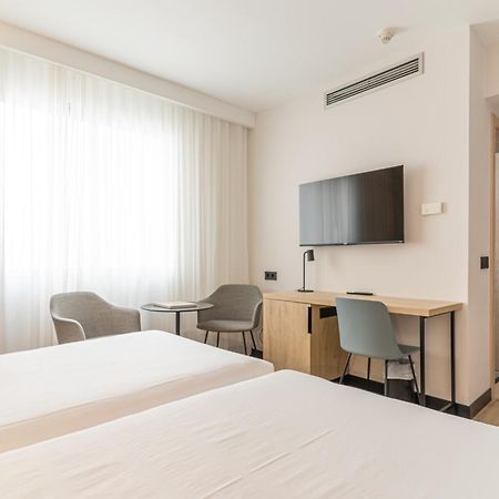 Hotel Blanca De Navarra Pamplona Bagian luar foto