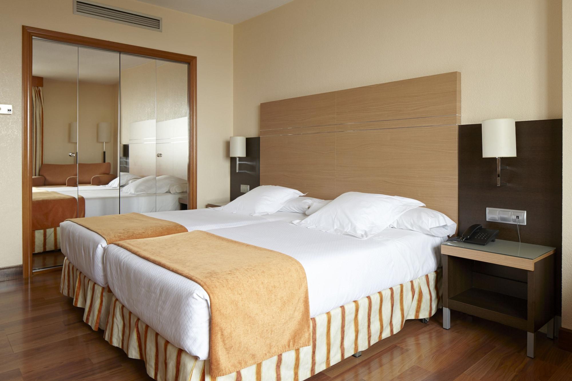 Hotel Blanca De Navarra Pamplona Bagian luar foto