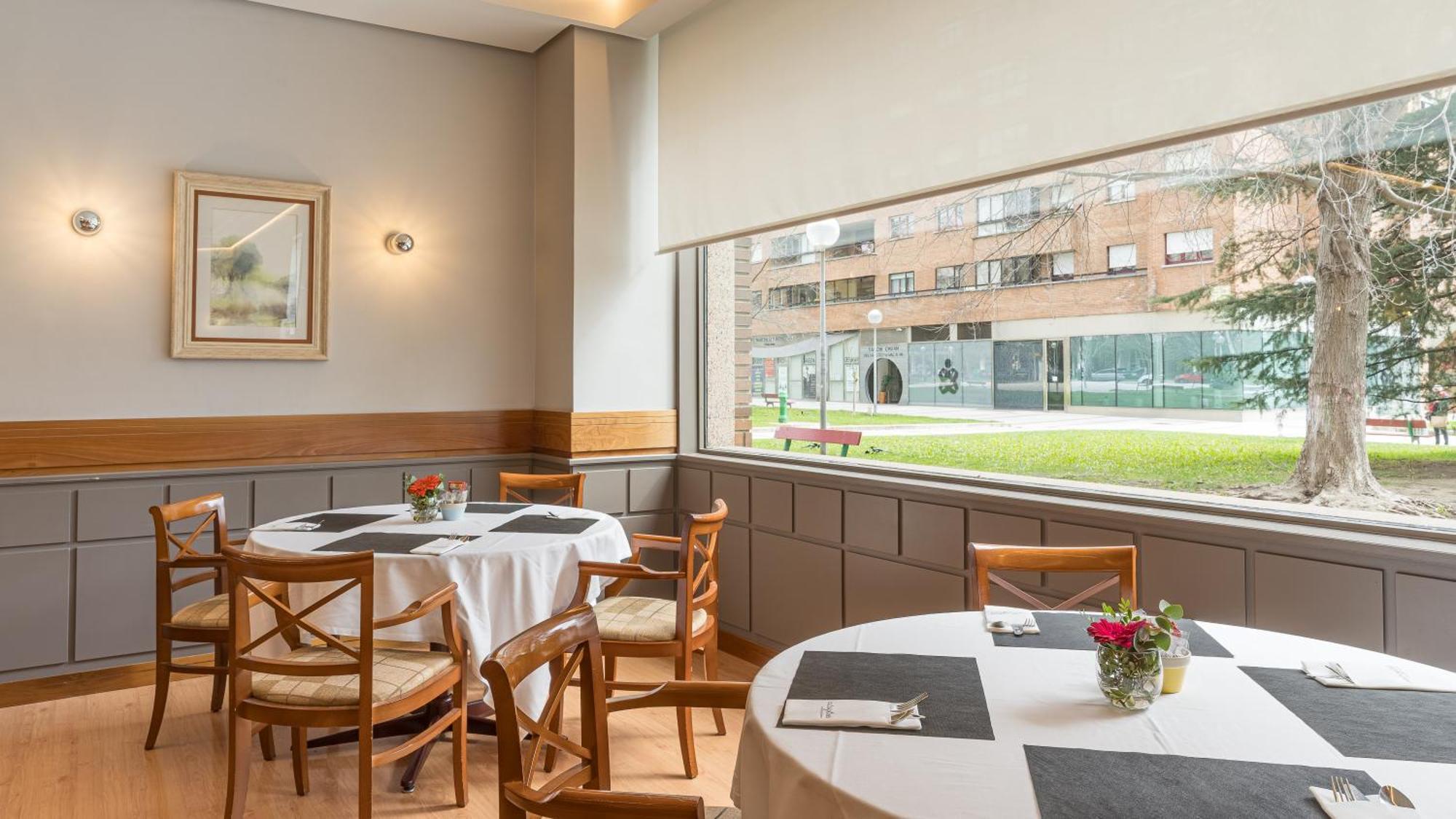 Hotel Blanca De Navarra Pamplona Bagian luar foto