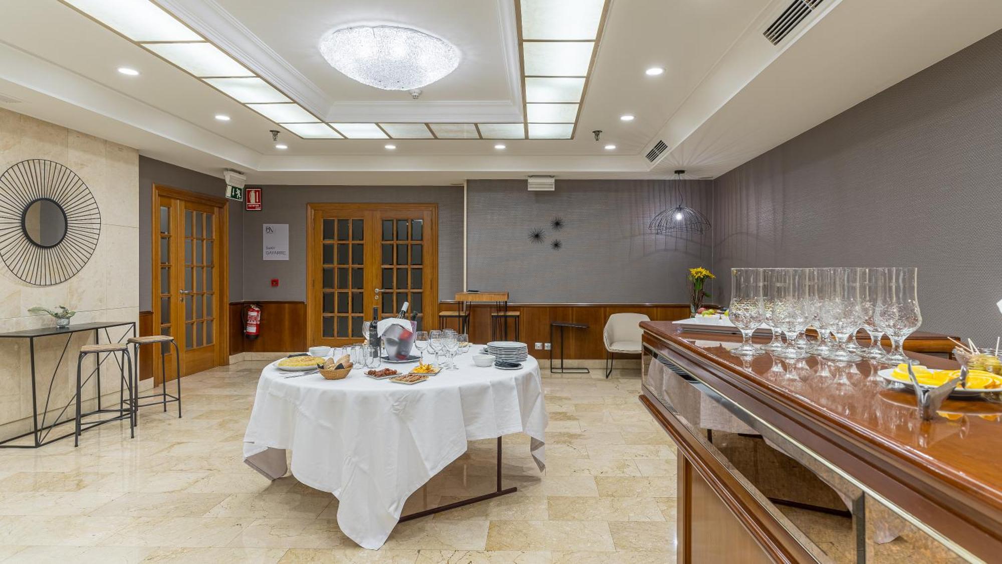 Hotel Blanca De Navarra Pamplona Bagian luar foto