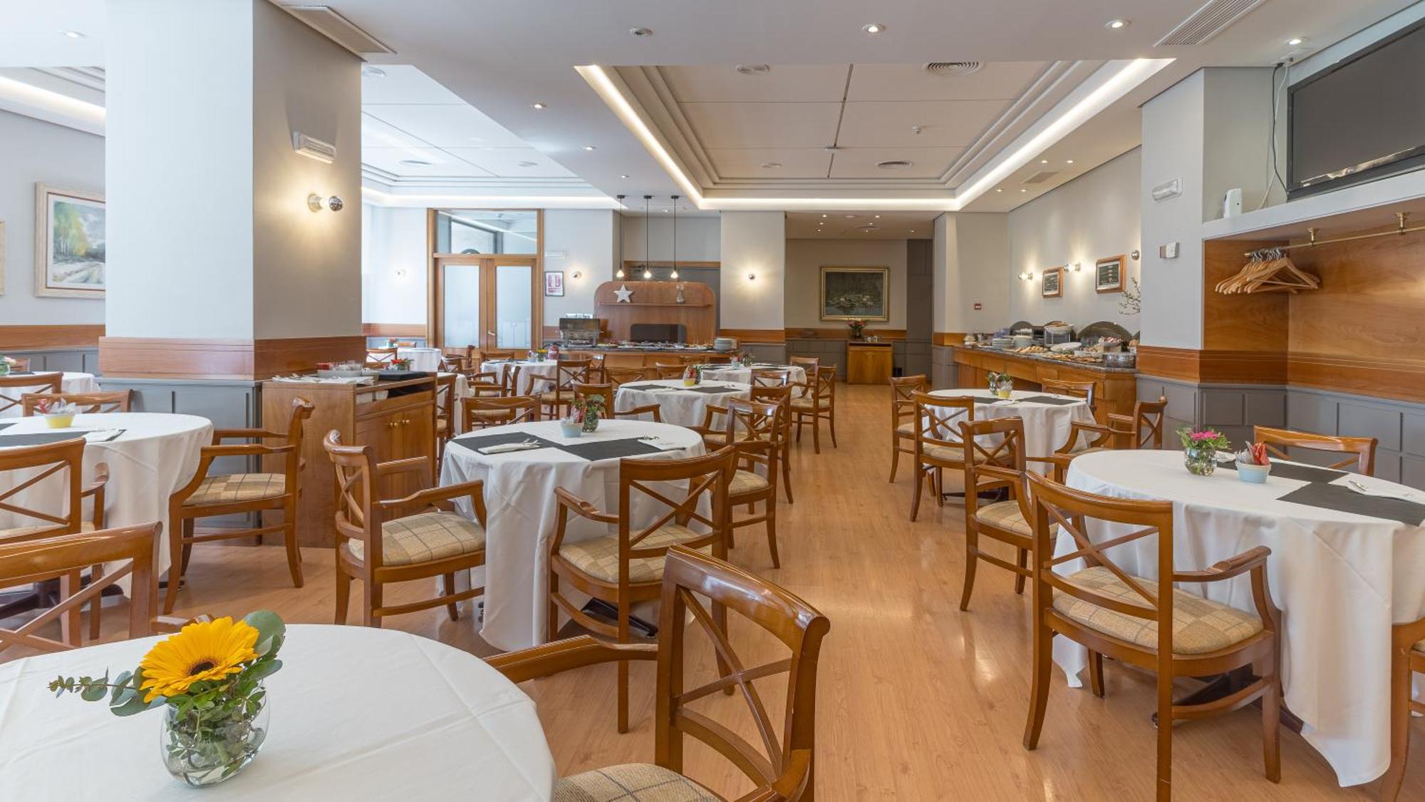 Hotel Blanca De Navarra Pamplona Bagian luar foto