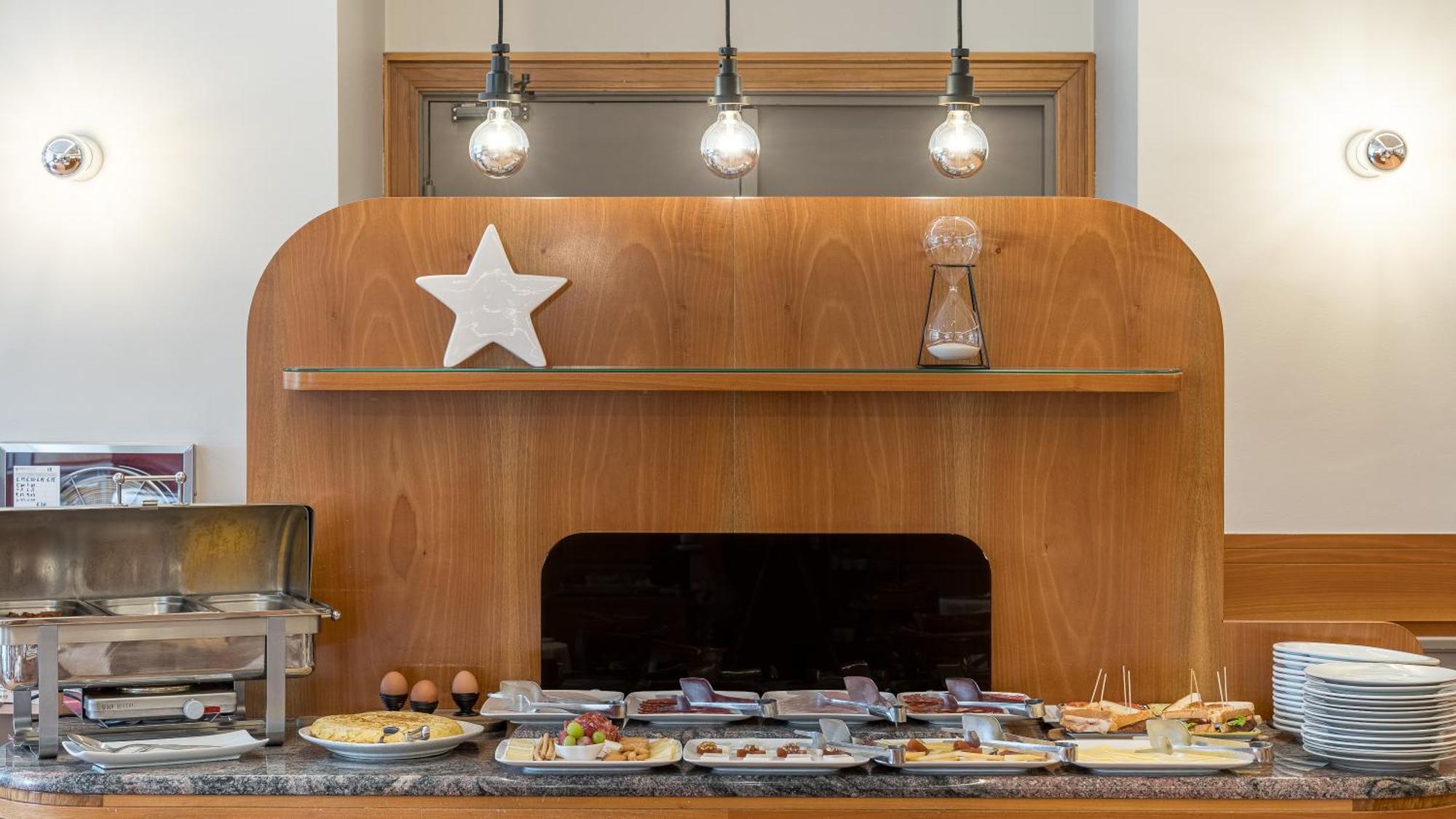 Hotel Blanca De Navarra Pamplona Bagian luar foto