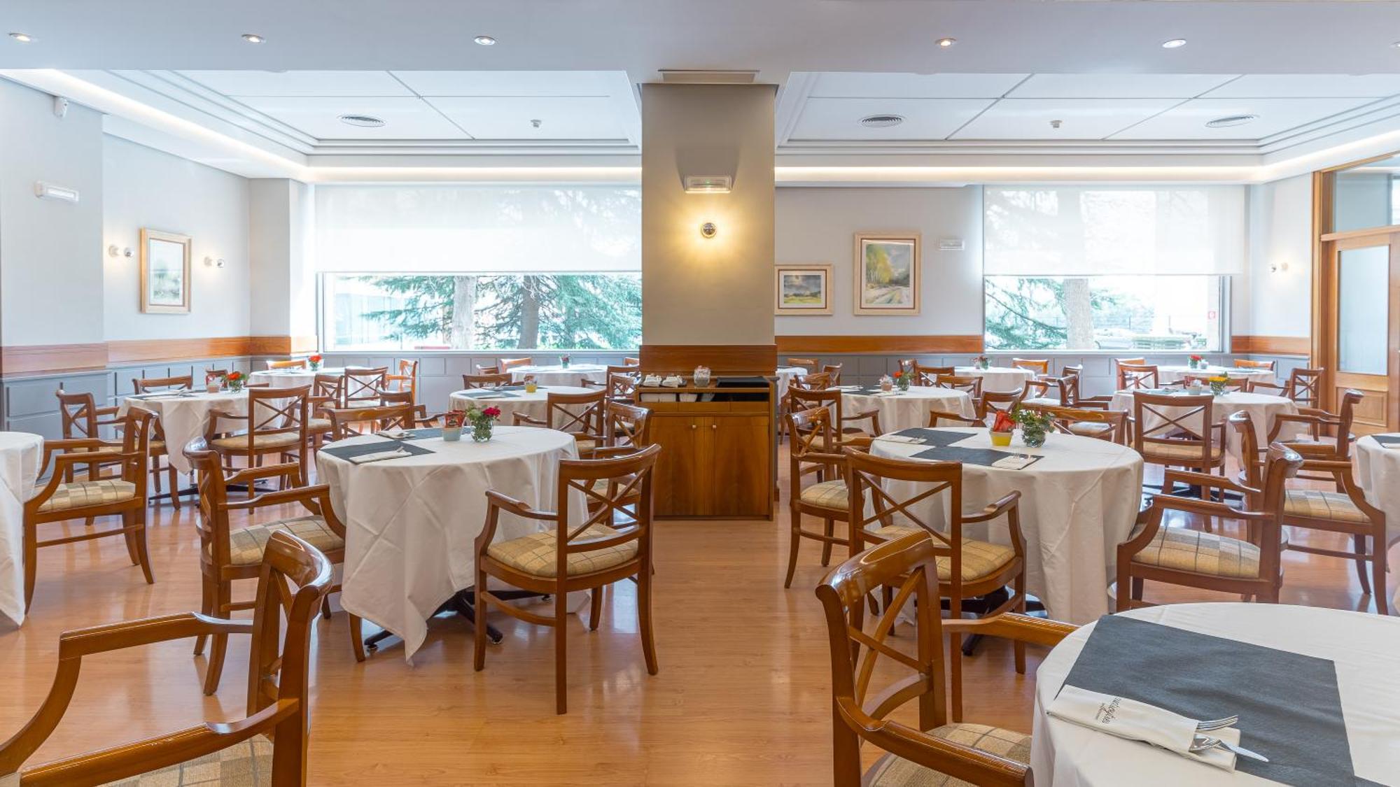 Hotel Blanca De Navarra Pamplona Bagian luar foto