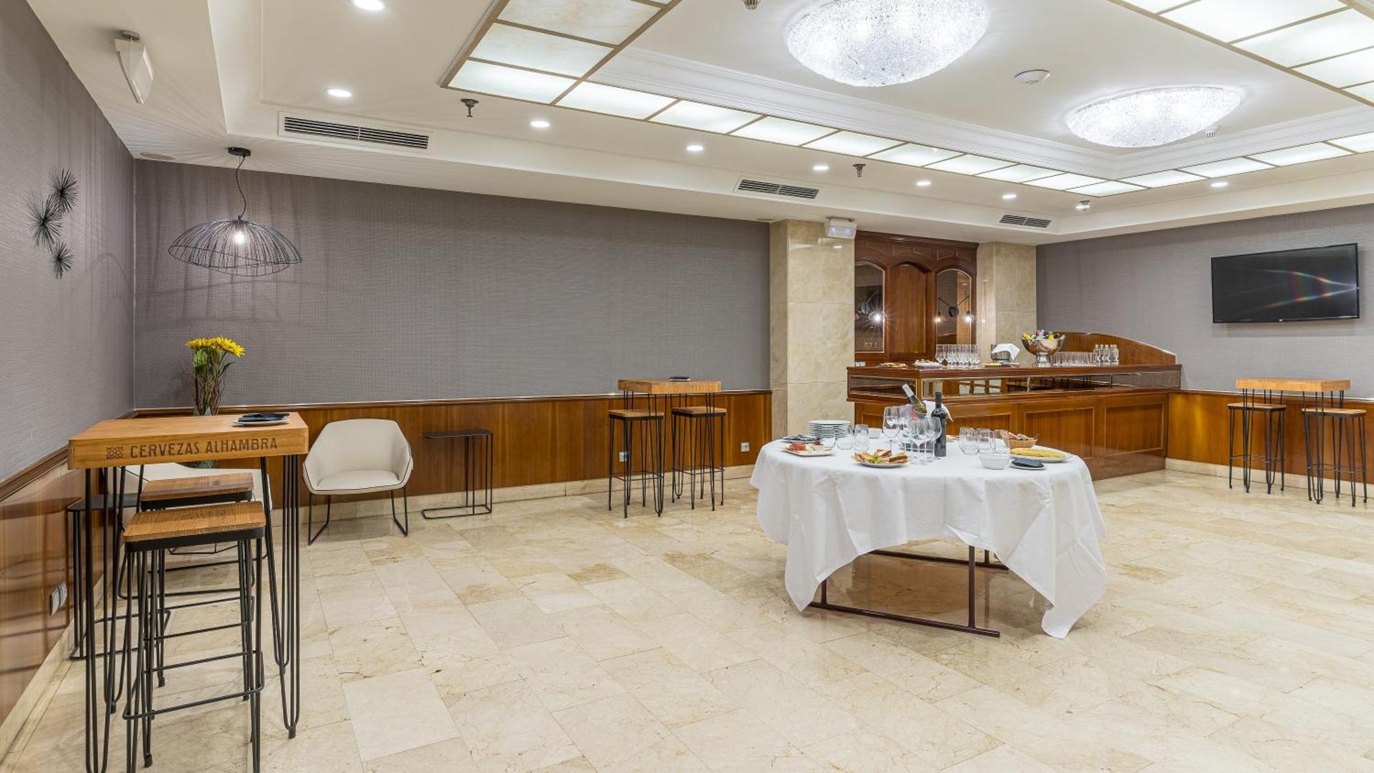 Hotel Blanca De Navarra Pamplona Bagian luar foto