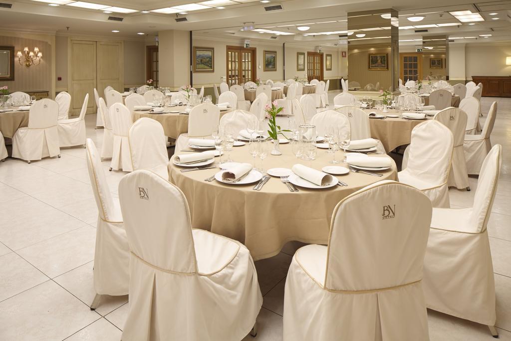 Hotel Blanca De Navarra Pamplona Bagian luar foto