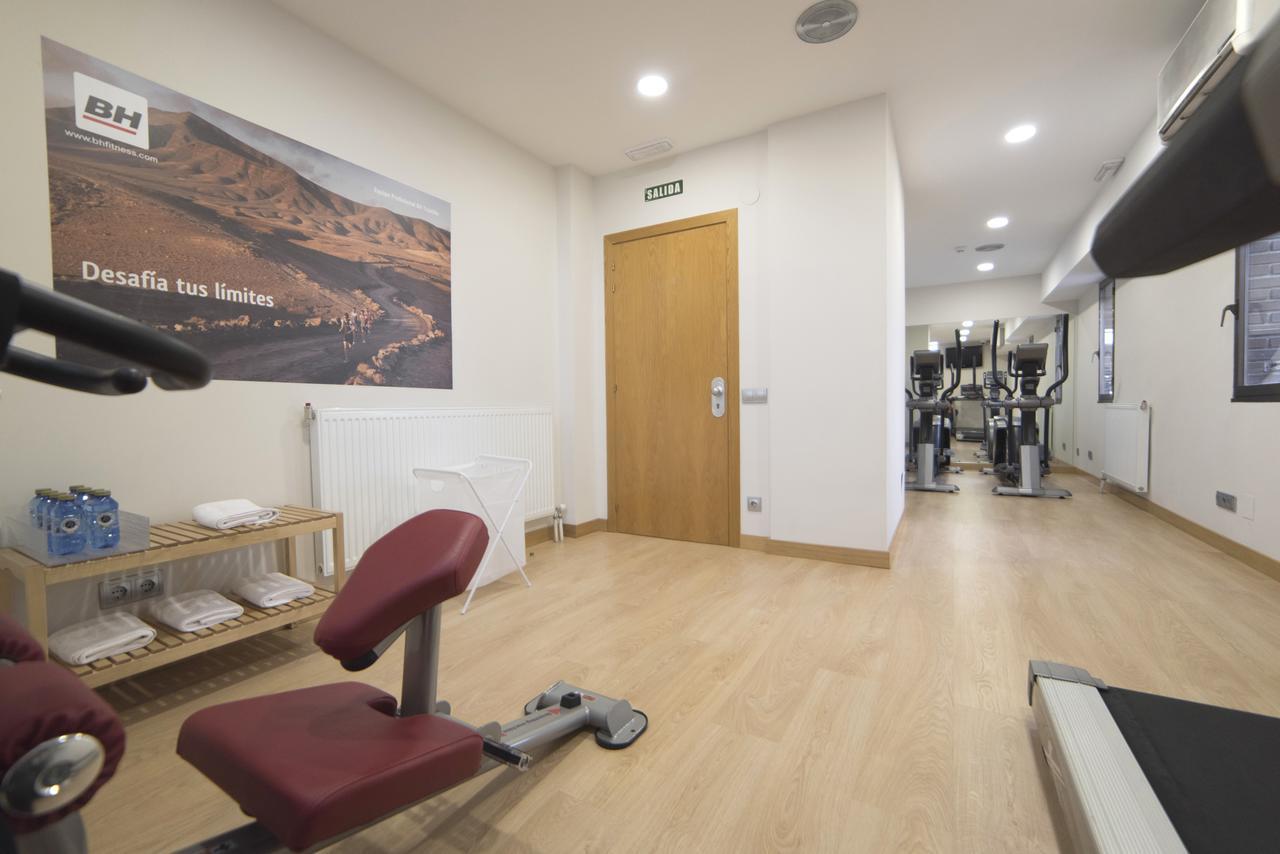 Hotel Blanca De Navarra Pamplona Bagian luar foto