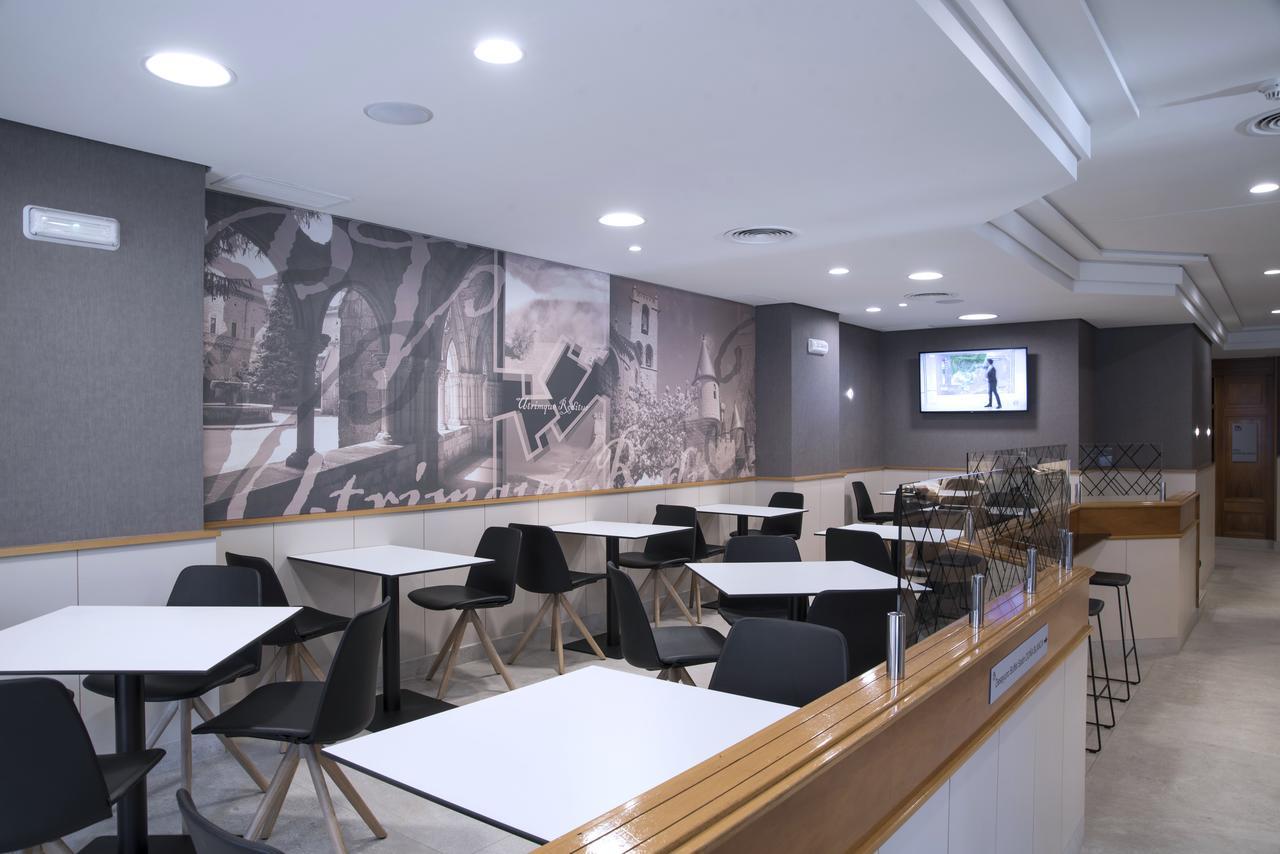 Hotel Blanca De Navarra Pamplona Bagian luar foto