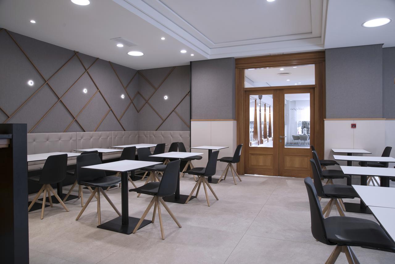 Hotel Blanca De Navarra Pamplona Bagian luar foto